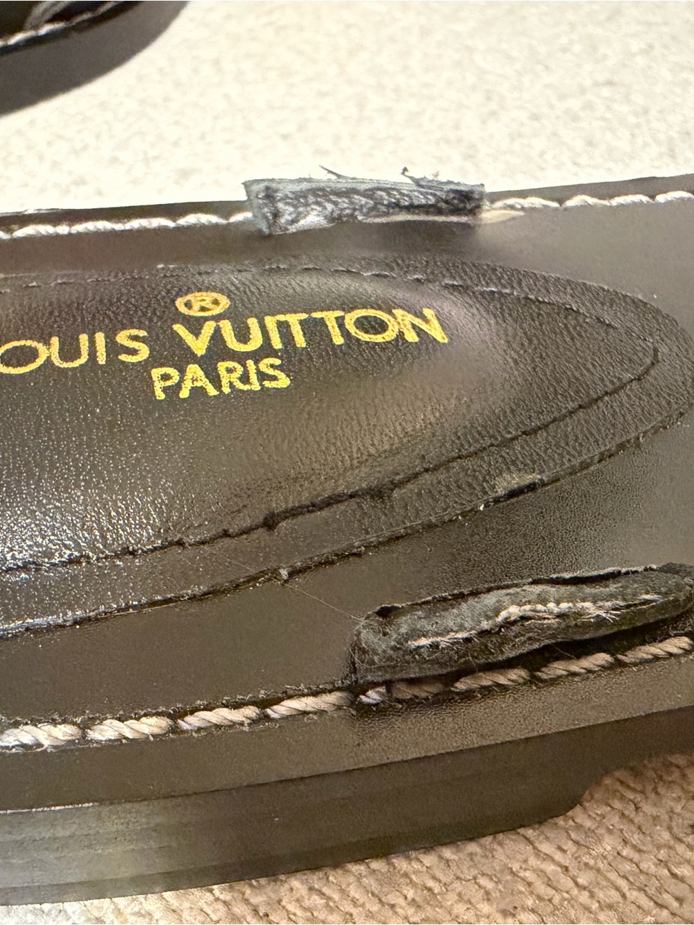 FlAWED Louis Vuitton Brown Monogram Slide Sandals with Black Footbed - Picture 4 of 9